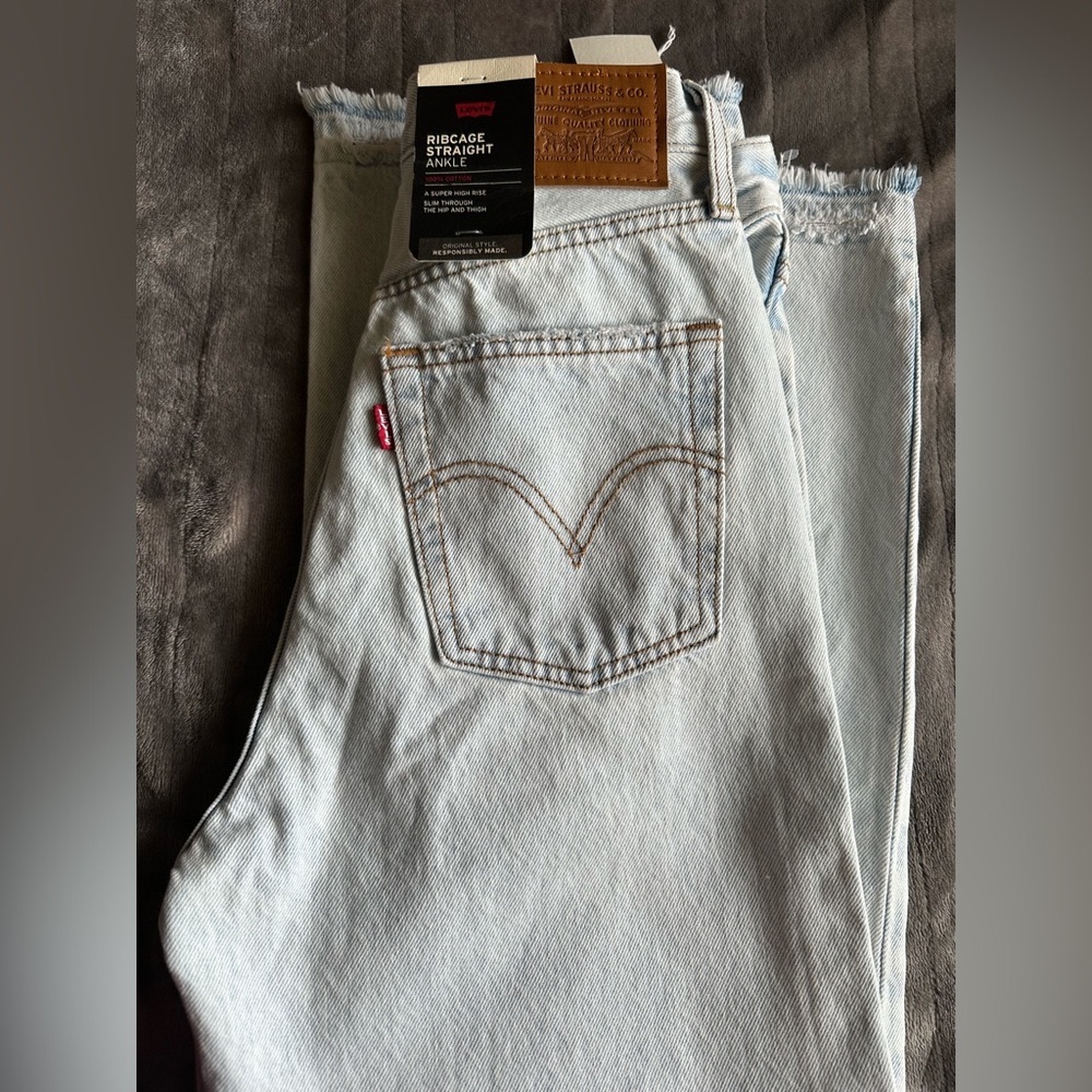 New Levi’s Ribcage Straight Ankle